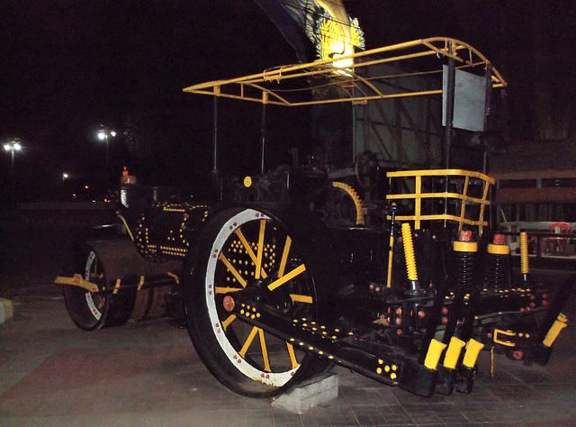 Tracteur artistique à saveur thaïlandaise / Artistic thai tractor