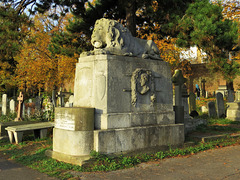 brompton cemetery ,london,lion memorial to gentleman john jackson, +1845, by e.h. baily  the tomb is missing bronzes fore and aft.