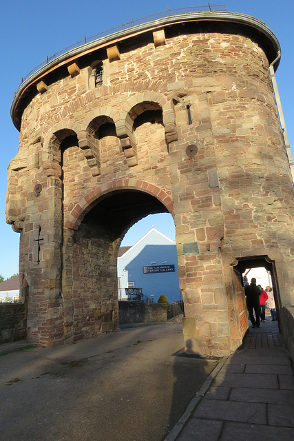 monmouth  bridge gatehouse