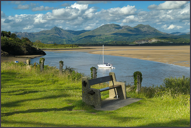 A 'Happy bench Monday' to all - from >  Dj.