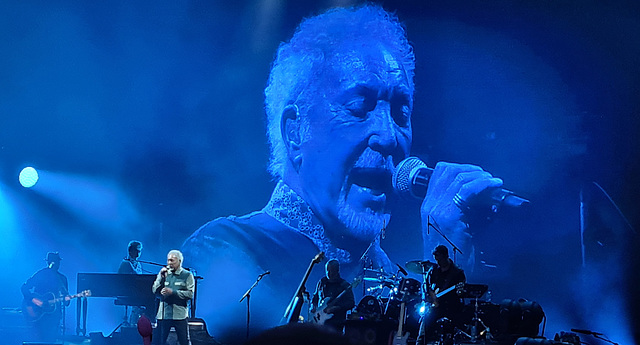 Sir Tom Jones at Cardiff Castle