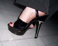 Tanya dans ses beaux 5 inch heels