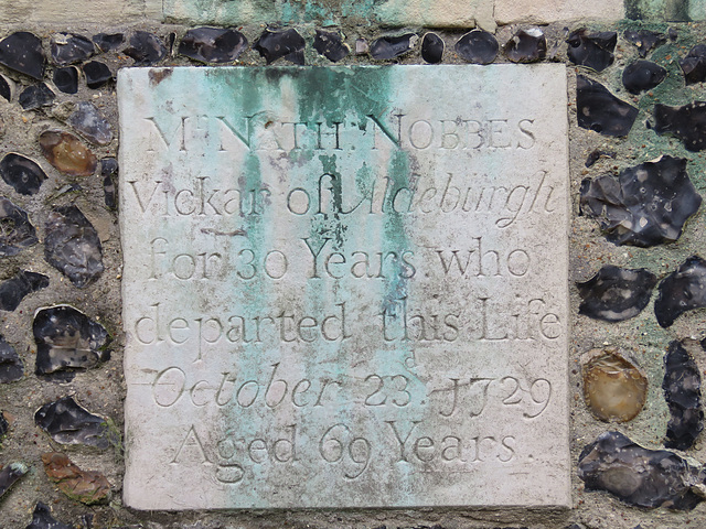 aldeburgh church, c18 tomb of rev. nathaniel nobbes +1729  (31)