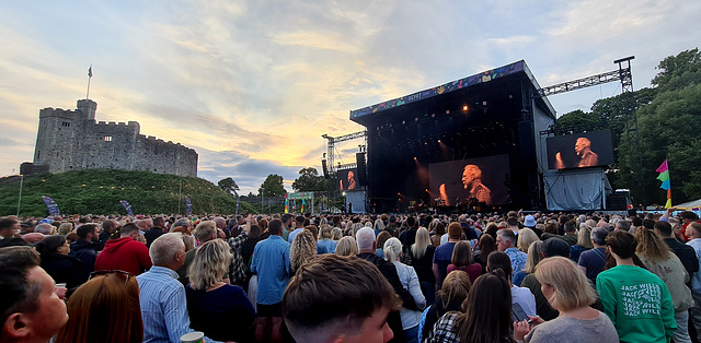 Sir Tom Jones at Cardiff Castle