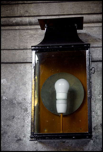 Lamp box