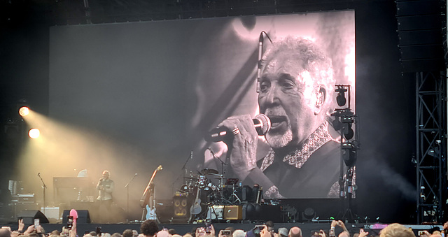 Sir Tom Jones at Cardiff Castle