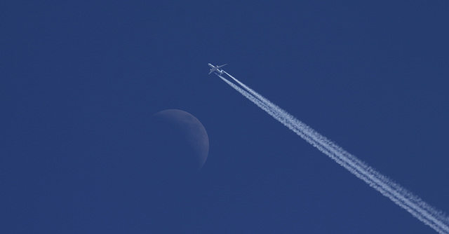 TUI Boeing 787 Dreamliner and moon