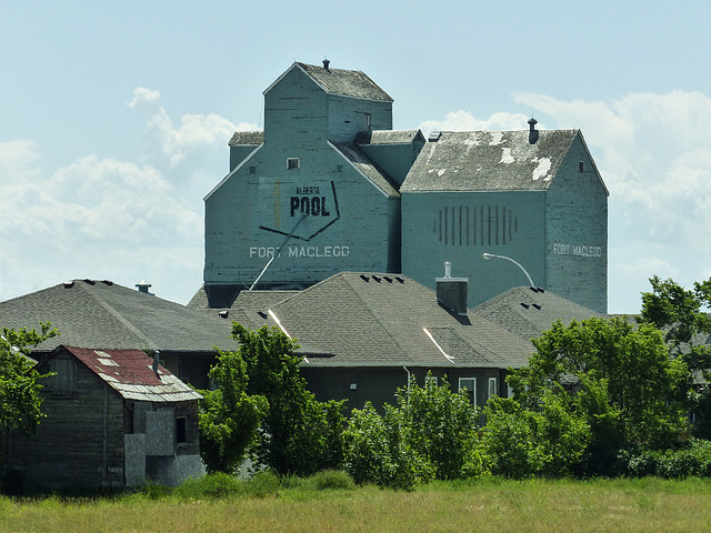 Fort Macleod grain elevator, Alberta