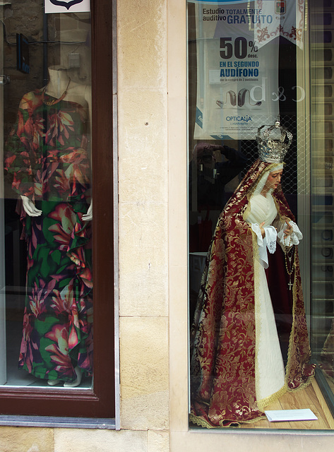 Queen of fashion and Queen of Heaven, in Baeza