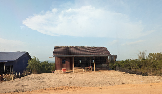 Depuis notre bus / From our bus   (Cambodge)  (sans fils)