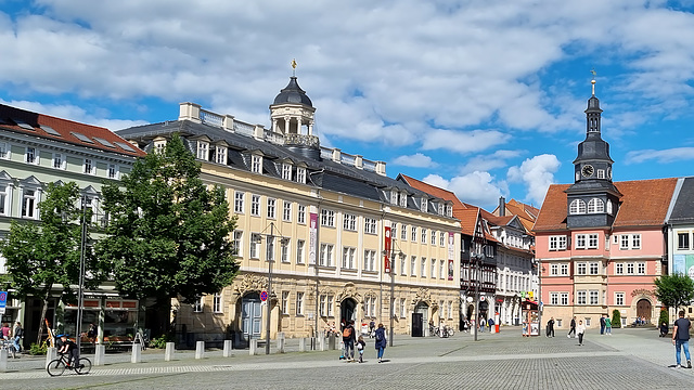 Der Marktplatz von Eisenach mit  Stadtschloss und Rathaus