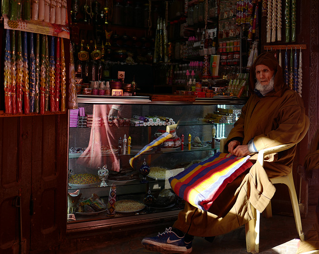 FEZ, Candle shop