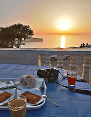 HFF et agréable fin de semaine ensoleillée.