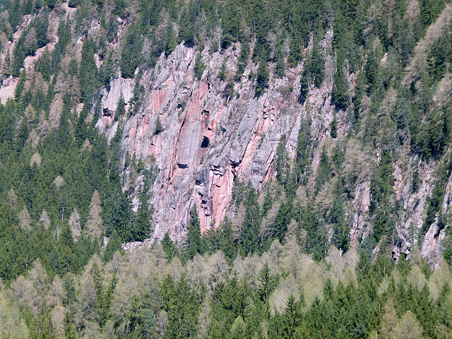 Etwas Farbe im Gestein