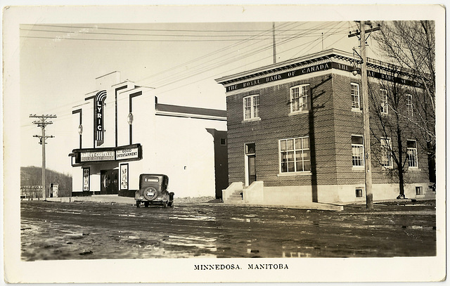 MN0422 MINNEDOSA - (LYRIC THEATRE AND ROYAL BANK)