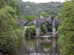 Beam aqueduct