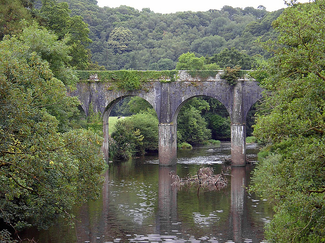 Beam aqueduct