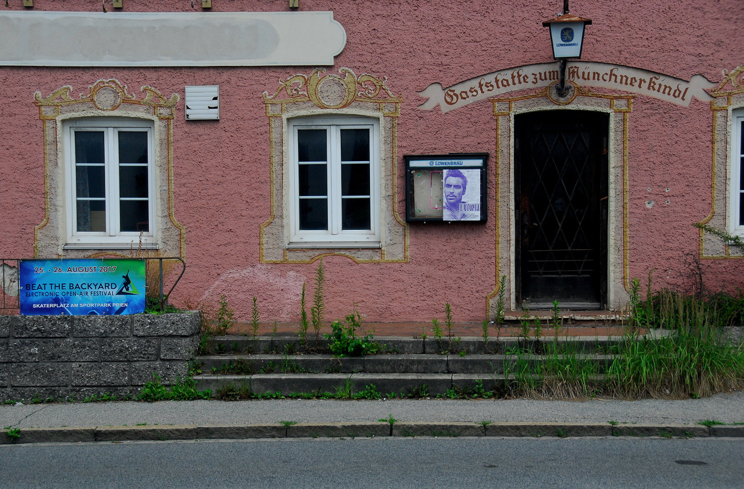 Lost Place an der Hauptstrasse