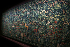 Tapisserie Mille-fleurs dite de l'Adoration . Musée de Pistoia en Italie .