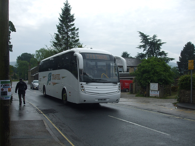 DSCF3664 J & B Travel ET56 JBT (FJ56 OBP) in Grassington - 10 Jun 2016