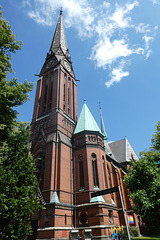 Die Kirche St. Gertrud in Hamburg-Uhlenhorst markiert..... (11 PiP)