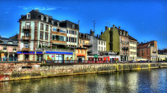 BELFORT: La savoureuse, les quais.