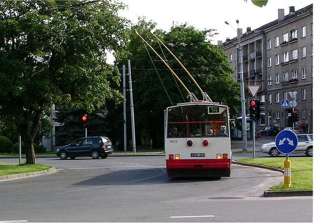 Elektro-Bus mit Oberleitung