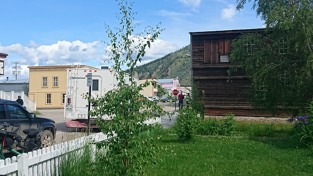 HFF mit Dawson City's Nebenstraße