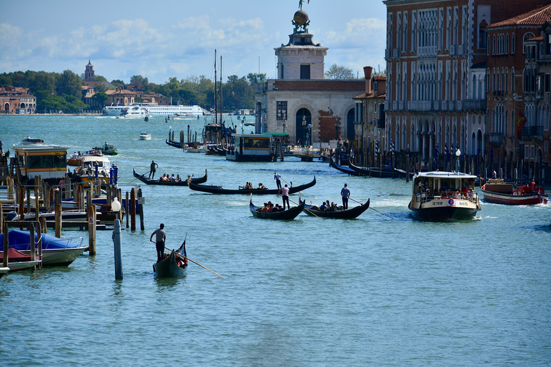 Venice 2022 – Gondolas and the vaporetto