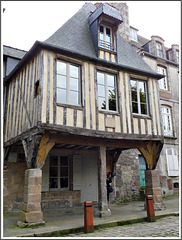 A Dinan: Maison du XV ième siècle où vécut Auguste Pavie