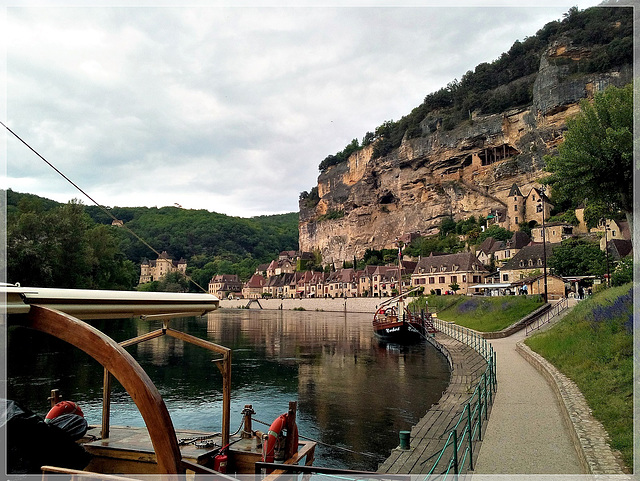 A la Roque Gageac  (24), un des plus beaux villages de France