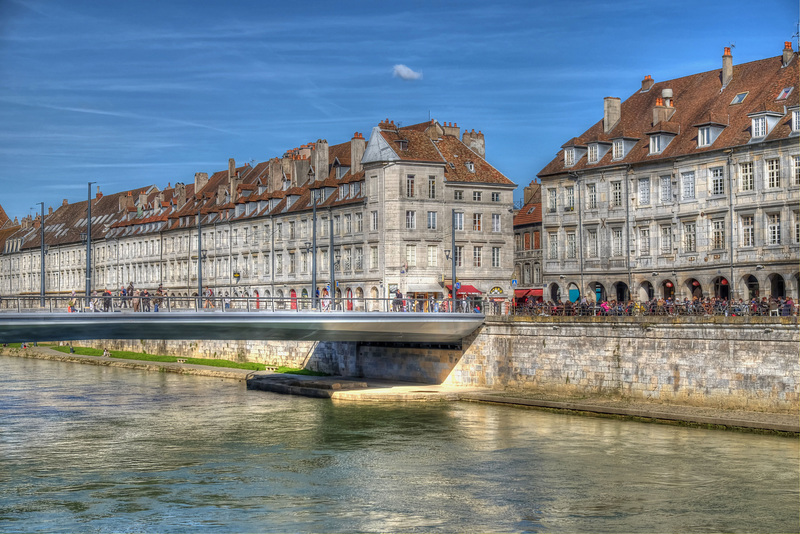 BESANCON: Le quai Vauban, le pont Battant.01