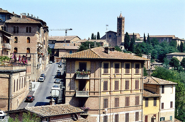 Blick zur Kirche San Clemente in Santa Maria dei Servi in Siena ( 2004 )