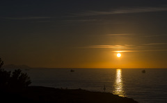 puesta de sol sobre el Cantábrico