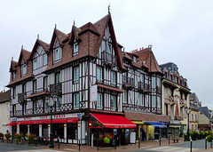 FR - Cabourg - Café de Paris