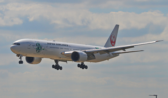 JAL 734