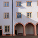 Bänke im Schloßhof