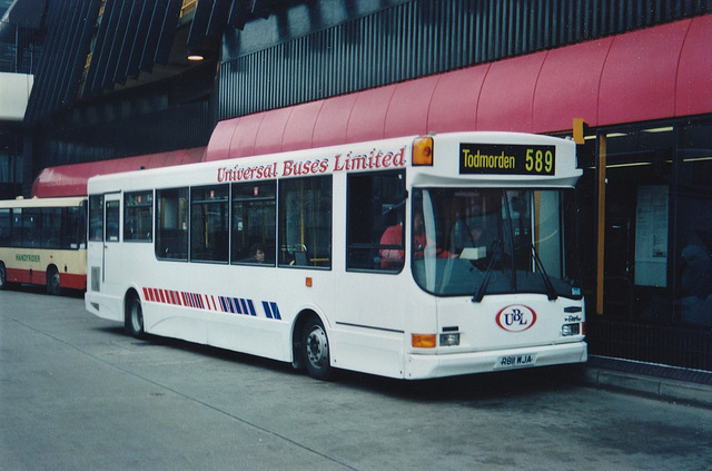 Universal Buses R811 WJA in Rochdale bus station – 26 Apr 1999 (413-16A) Universal Buses R811 WJA in Rochdale bus station – 26 Apr 1999 (413-16A)