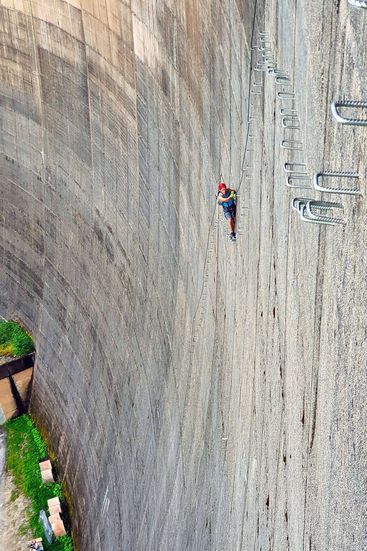 Climbing The Wall (5)