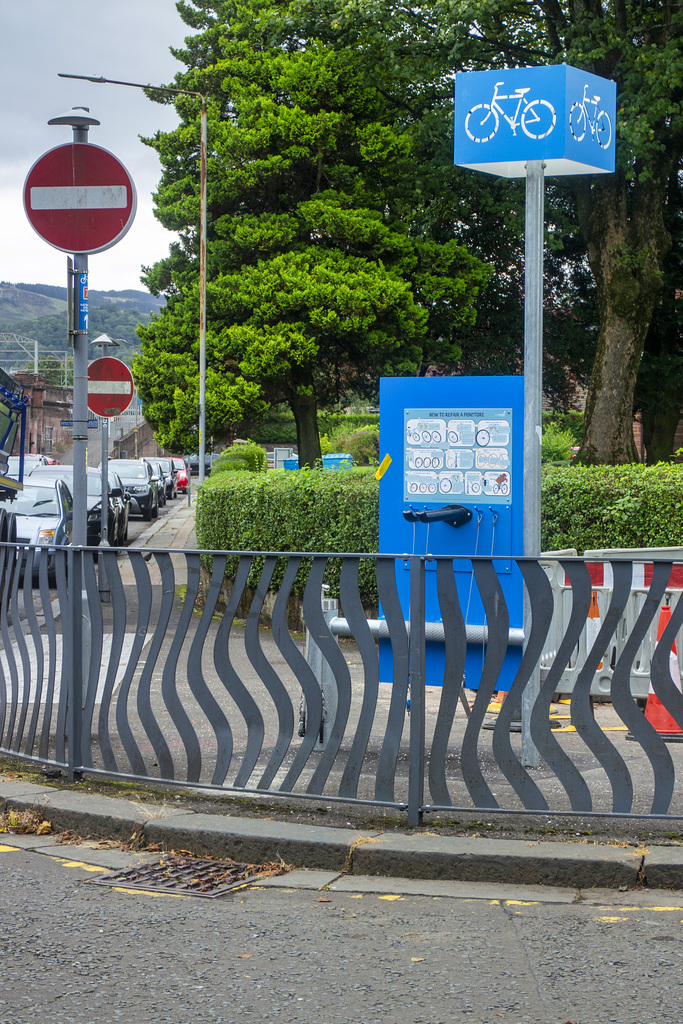 Puncture-Repair Station