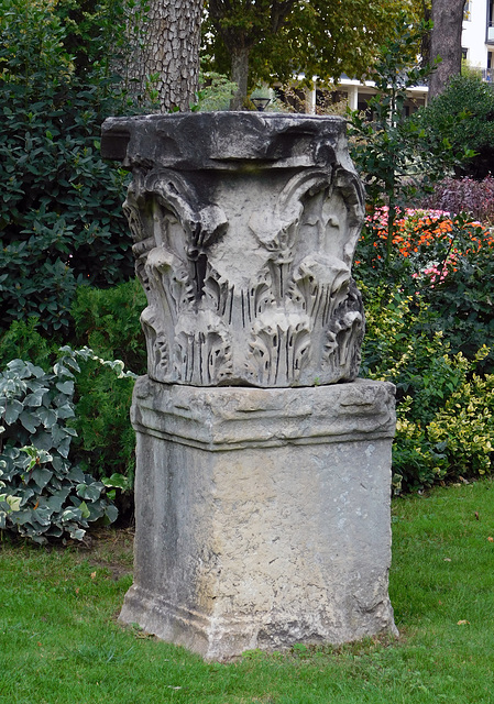 Roman Capital in the Public Garden of Vienne, October 2022