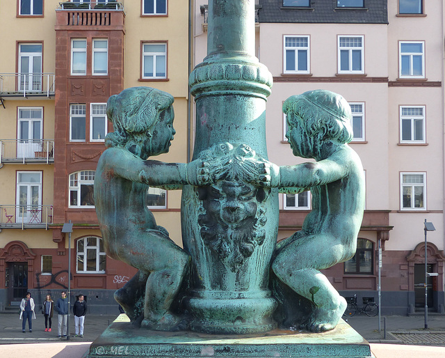 Frankfurt, Brückenfiguren am Eisernen Steg