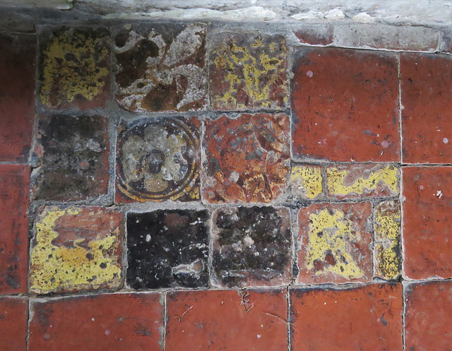 snargate church, kent  (19)c14 tiles