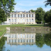 Le miroir d'eau du Château de Canon