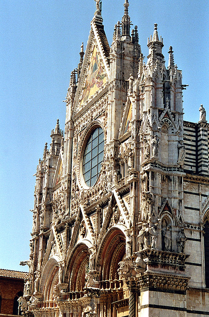 Das Baptisterium von San Giovanni in Siena ( 2004 )