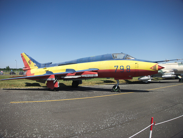 Sukhoi SU-22M-4 (NATO: FITTER K)