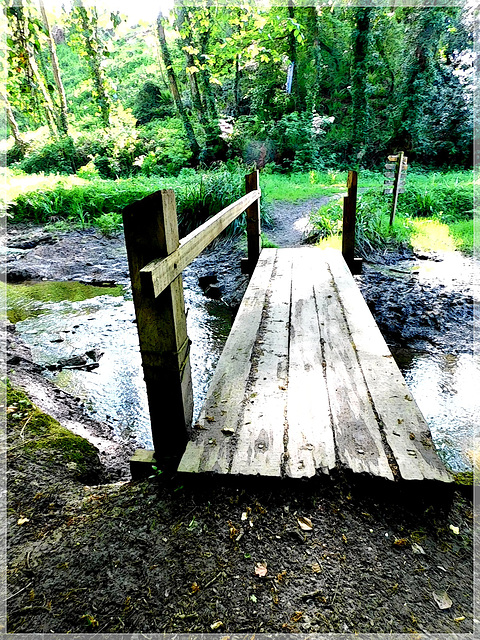 Le petit pont de bois ..................
