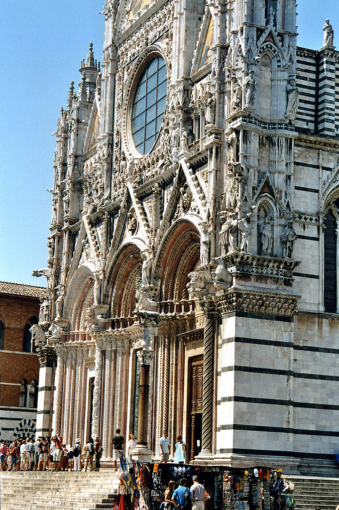 Besucherandrang am Haupteingang zum Battistero di San Giovanni ( 2004 )