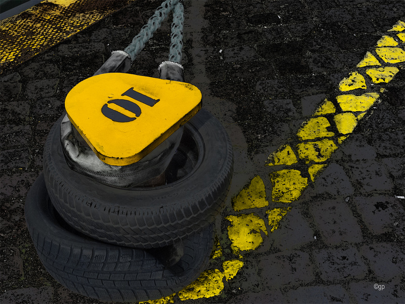 Ground Markings 10/50 - In the Harbour
