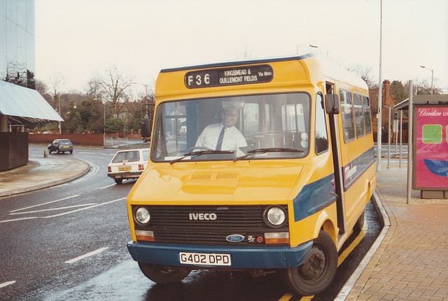 Tillingbourne Bus Company G402 DPD in Farnborough – 2 Dec 1992 (185-13) (2)